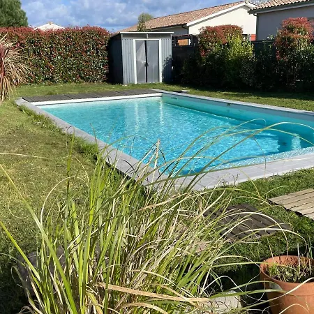 Holiday home Maison De Avec Piscine Idealement Situee