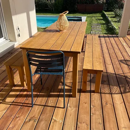 Maison De Avec Piscine Idealement Situee *