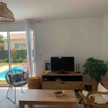 Holiday home Maison De Avec Piscine Idealement Situee