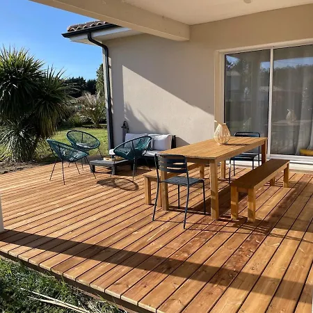 Holiday home Maison De Avec Piscine Idealement Situee Carcans