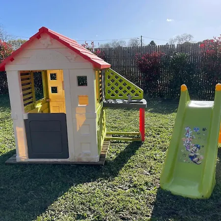 Maison De Avec Piscine Idealement Situee *