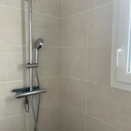 Maison De Avec Piscine Idealement Situee