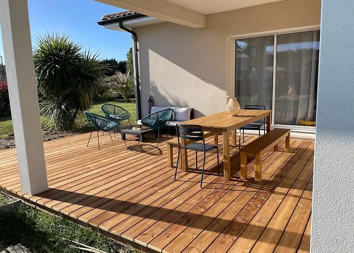 Дом отдыха Maison De Avec Piscine Idealement Situee Каркан