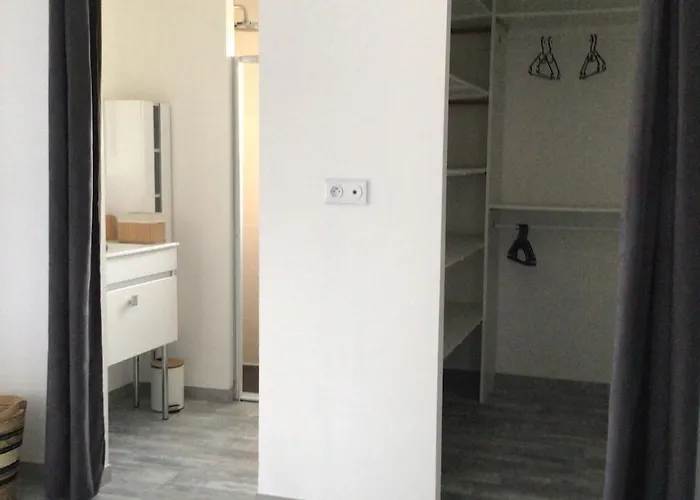 Дом отдыха Maison De Avec Piscine Idealement Situee