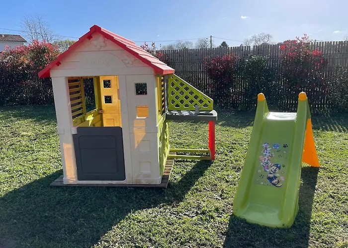 Maison De Avec Piscine Idealement Situee *