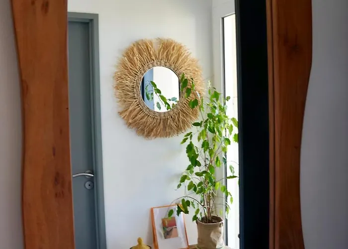 Maison De Avec Piscine Idealement Situee * Каркан