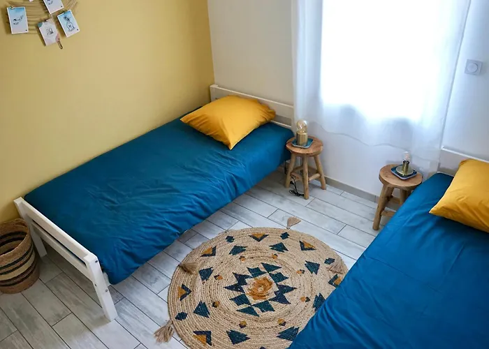 Maison De Avec Piscine Idealement Situee *